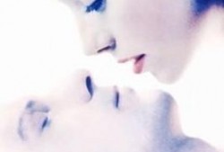 特别的吻给特别的你,专属你的特别礼赞